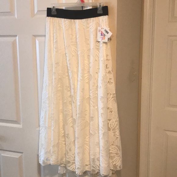 LuLaRoe Dresses & Skirts - Brand NWT LULAROE “LUCY” Small Skirt In WHITE!
